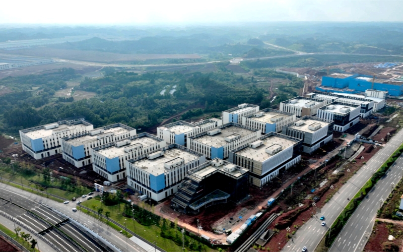 资阳三草湾标准化厂房项目现场。