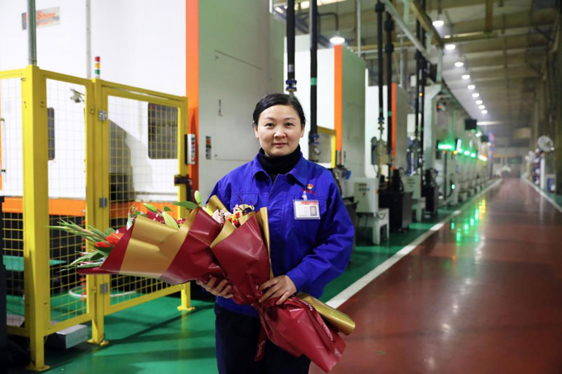 2020年，安徽省人社厅慰问董慧。