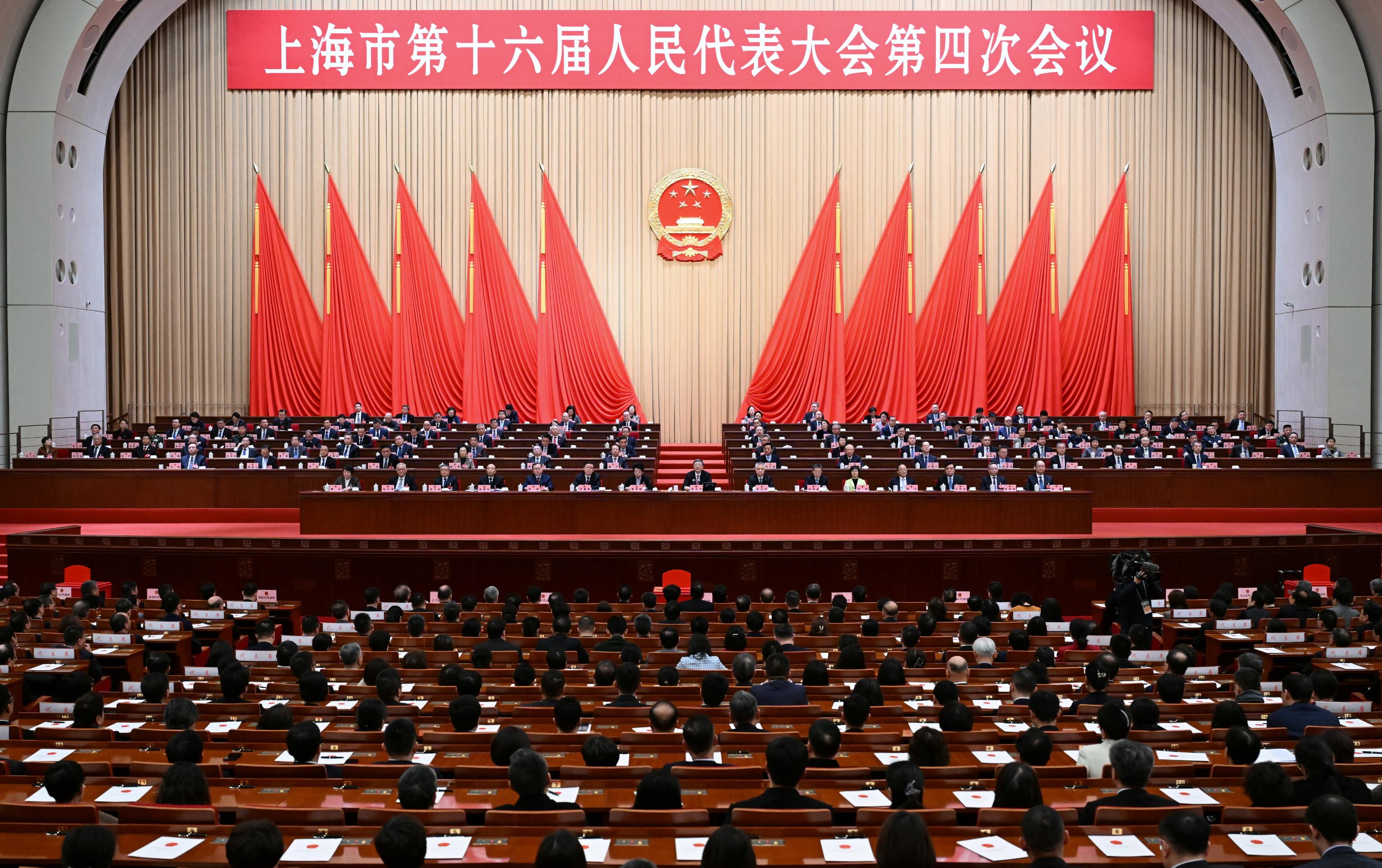 2月7日，上海市十六届人大四次会议闭幕。陈正宝摄
