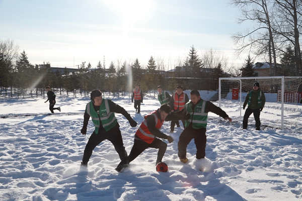 雪地足球赛现场。图片由黑龙江省体育局提供