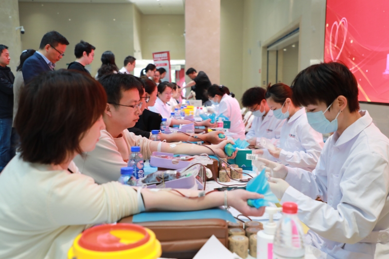 武汉市第四医院献血现场。杨京摄