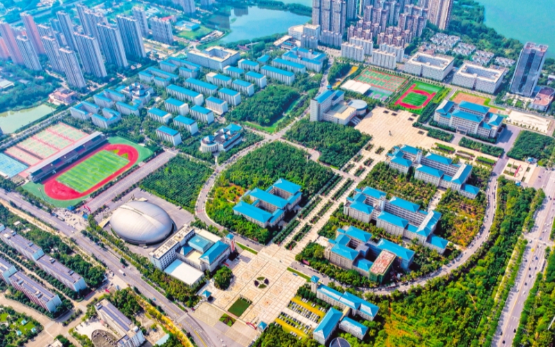 武汉校区全景。