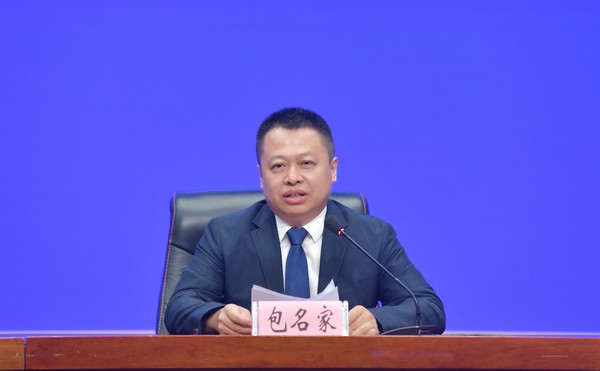 黑龙江省疾病预防控制中心主任包名家。纪勇摄