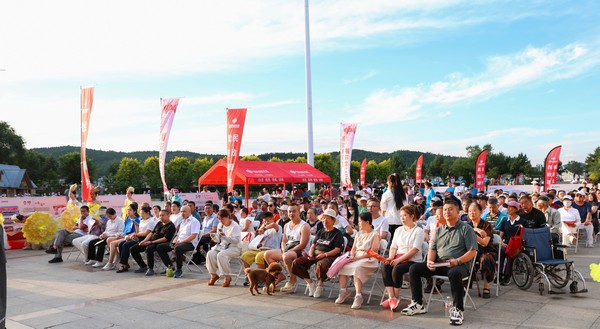 市民齐聚活动现场。黑龙江省福利彩票发行中心供图